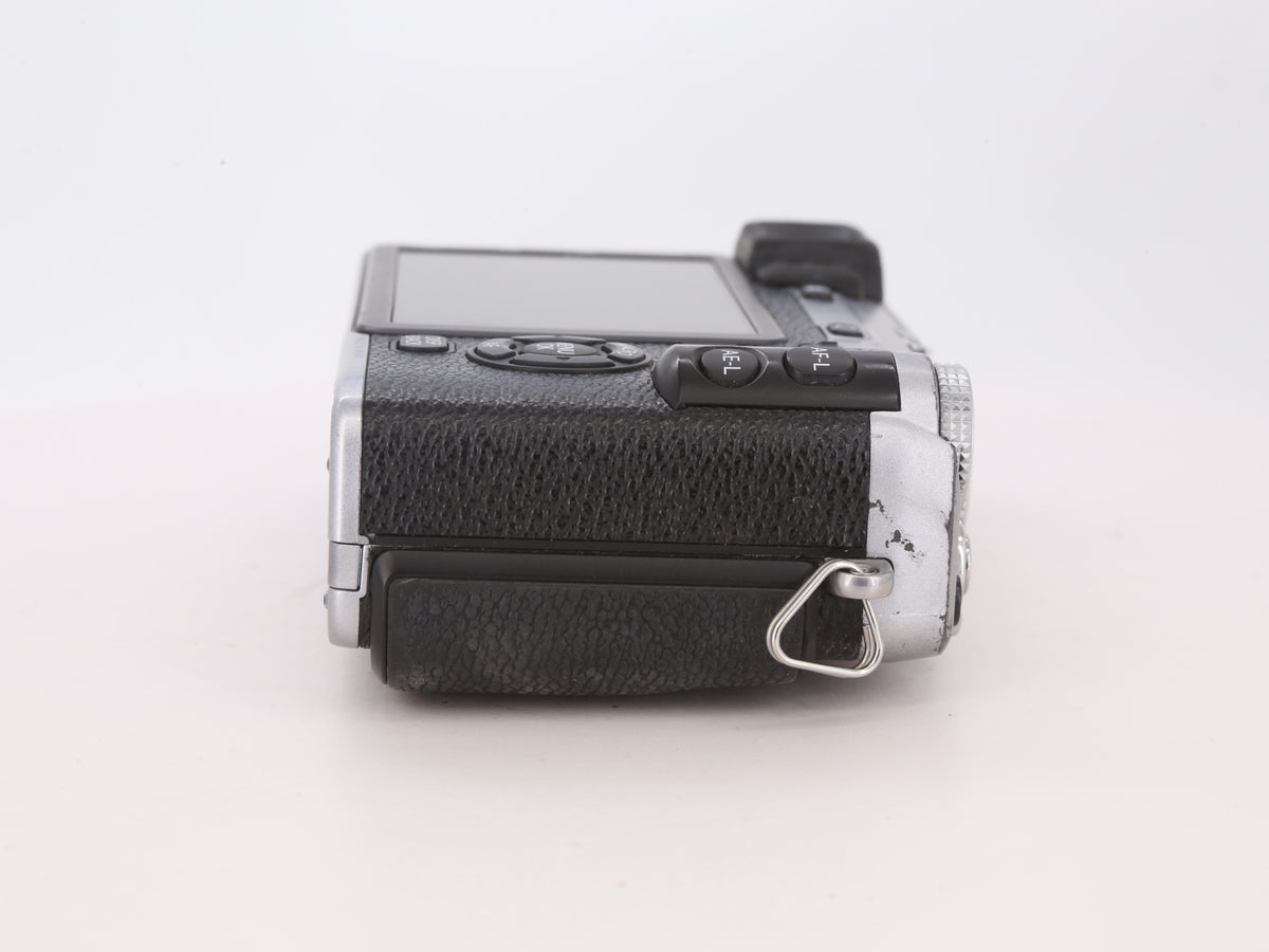 [Good, Shipping from US] Fujifilm X-E2 Camera