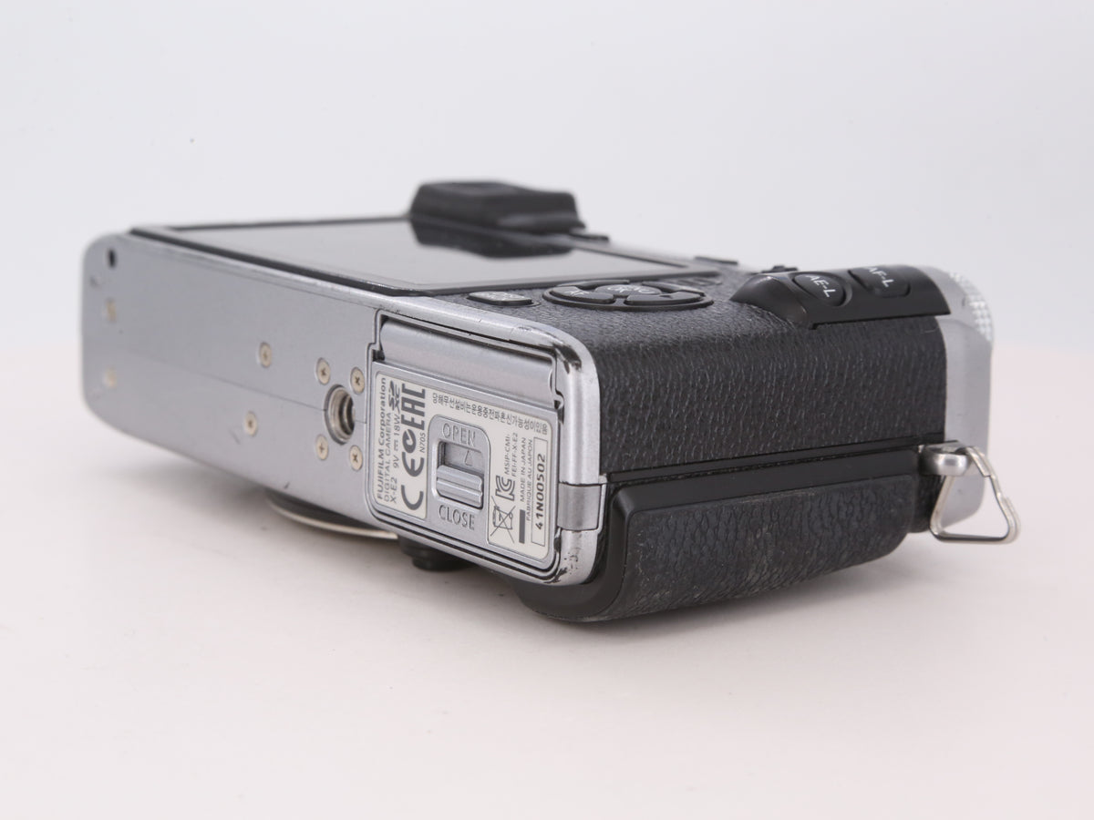 [Good, Shipping from US] Fujifilm X-E2 Camera