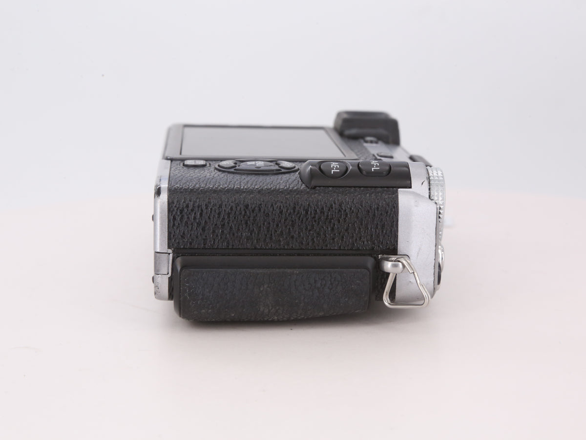 [Good, Shipping from US] Fujifilm X-E2 Camera