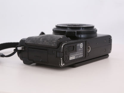 [Good, Fast Shipping] Fujifilm X70 Camera