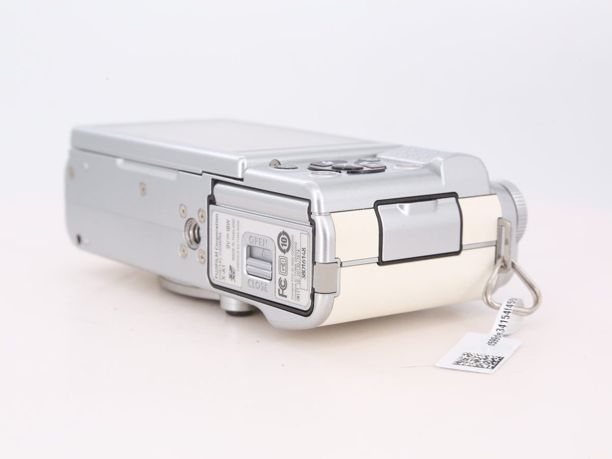 [Good, Shipping from US] Fujifilm X-A1 Camera