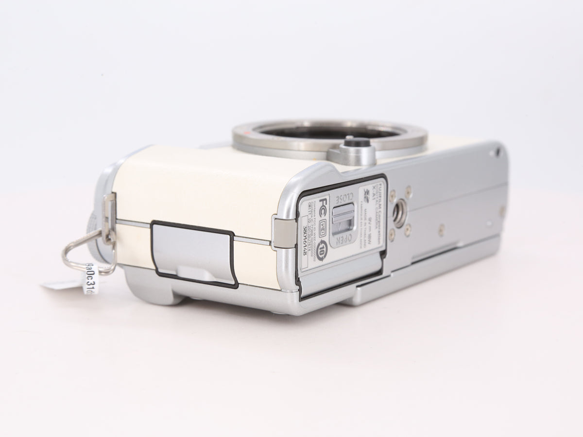 [Good, Shipping from US] Fujifilm X-A1 Camera