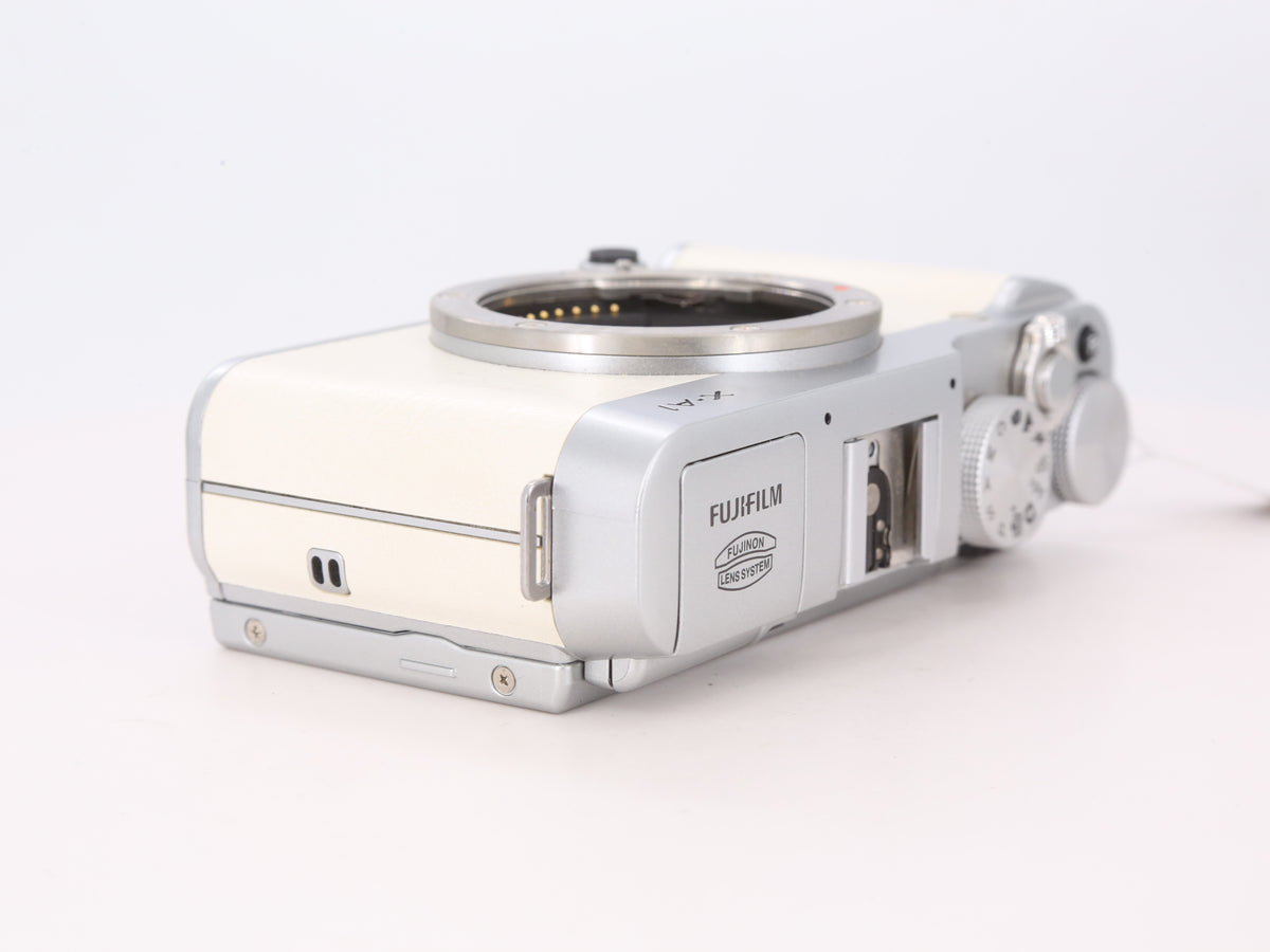 [Good, Shipping from US] Fujifilm X-A1 Camera