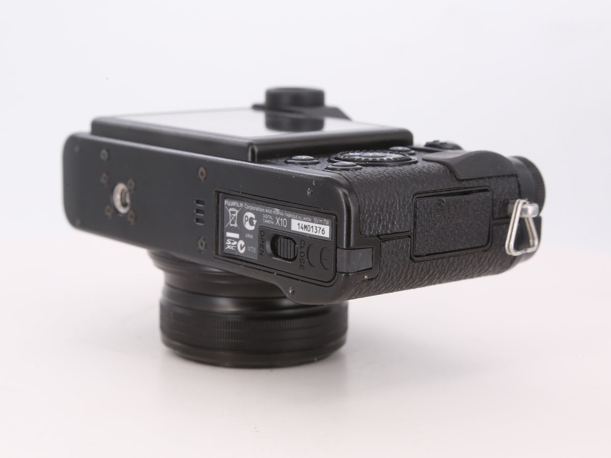 [Good, Shipping from US] Fujifilm X10 Camera