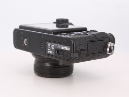 [Good, Shipping from US] Fujifilm X10 Camera