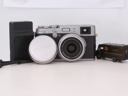[Good, Shipping from US] Fujifilm X100 Camera