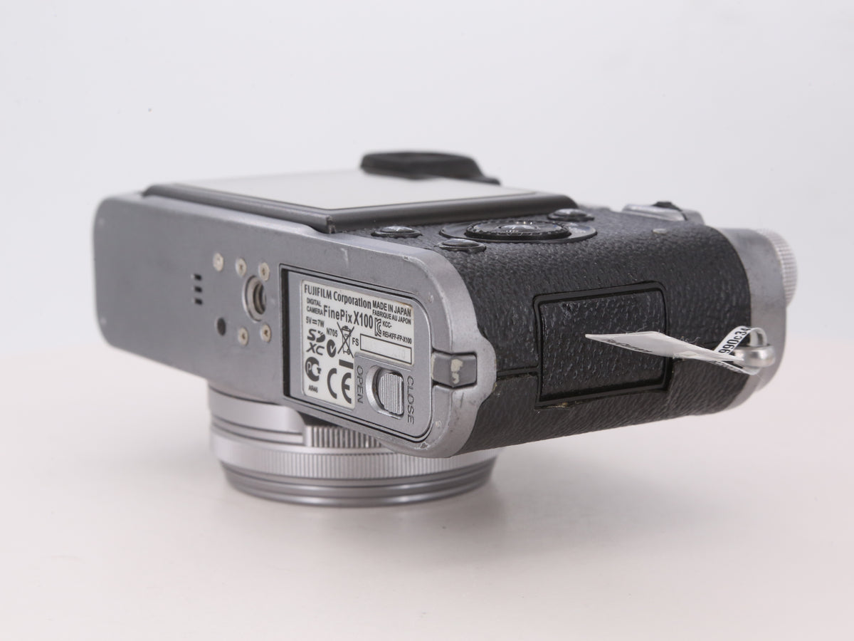 [Good, Shipping from US] Fujifilm X100 Camera