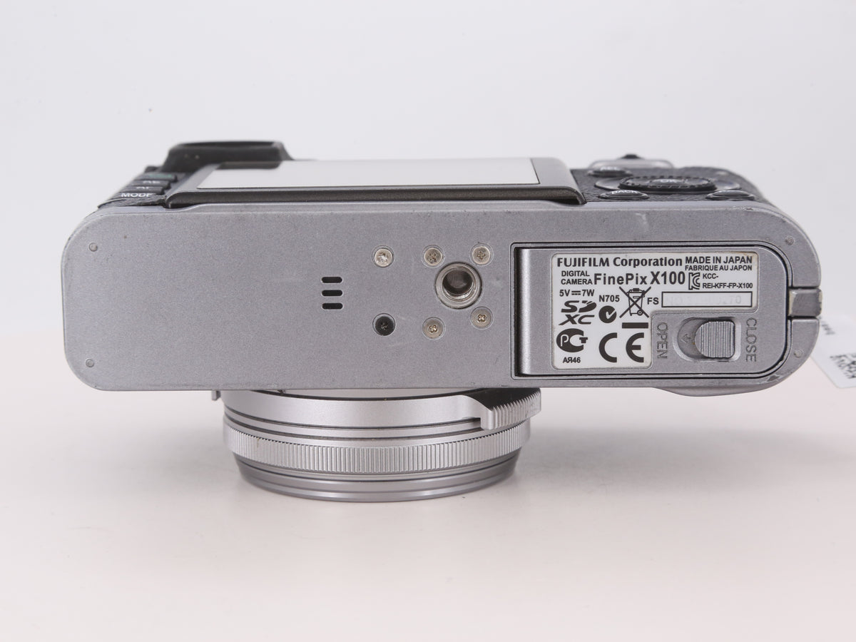 [Good, Shipping from US] Fujifilm X100 Camera