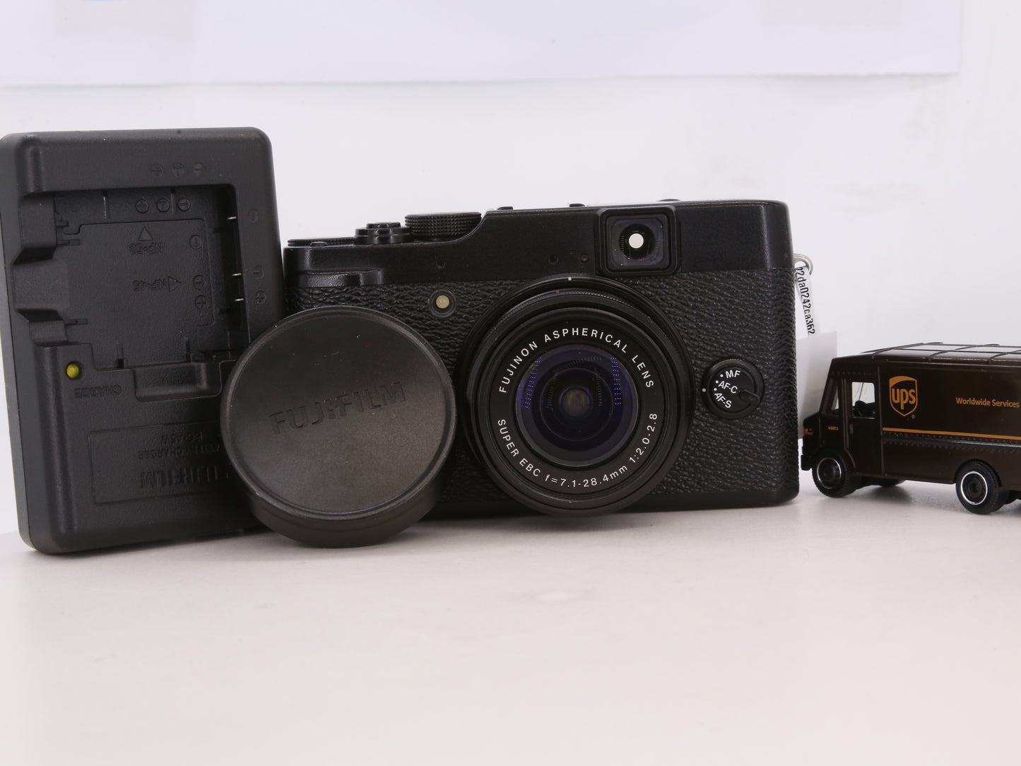 [Good, Fast Shipping] Fujifilm X10 Camera