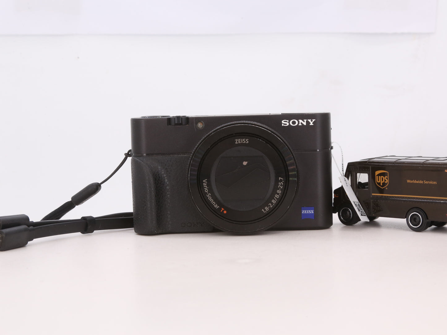 [Good, Fast Shipping] Sony DSC-RX100 V M5 Camera