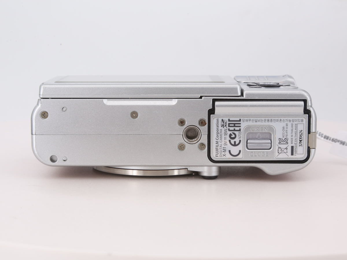 [Good, Shipping from US] Fujifilm X-M1 Camera