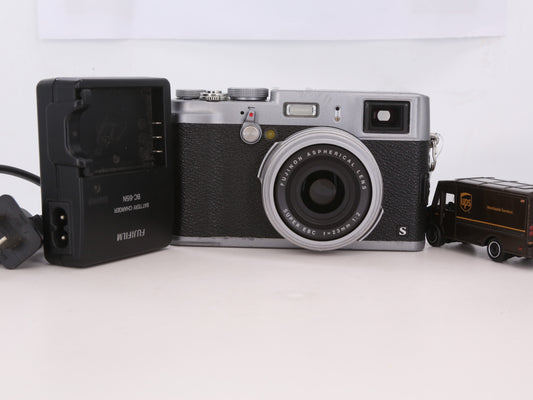 [Good, Fast Shipping] Fujifilm X100S Camera