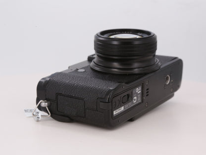 [Good, Shipping from US] Fujifilm X10 Camera