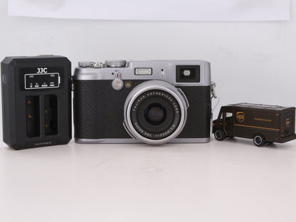 [Good, Shipping from US] Fujifilm X100 Camera