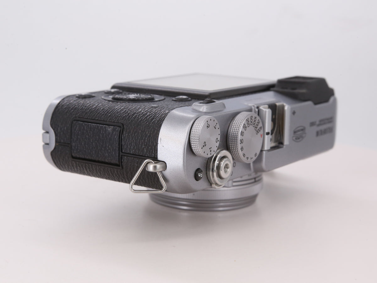[Good, Shipping from US] Fujifilm X100 Camera