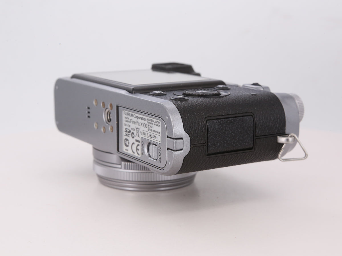 [Good, Shipping from US] Fujifilm X100 Camera