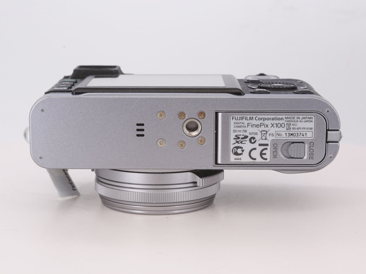 [Good, Shipping from US] Fujifilm X100 Camera