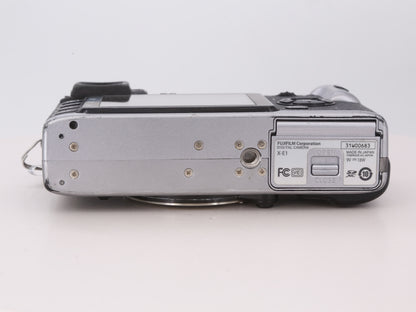 [Good, Shipping from US] Fujifilm X-E1 Camera