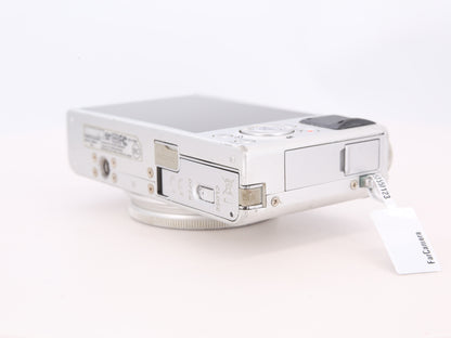 [Good, Fast Shipping] Fujifilm XQ1 Camera