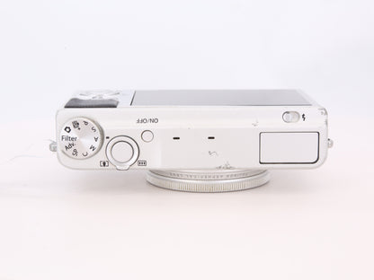 [Good, Fast Shipping] Fujifilm XQ1 Camera