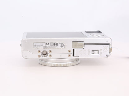 [Good, Fast Shipping] Fujifilm XQ1 Camera