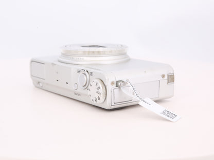 [Good, Fast Shipping] Fujifilm XQ1 Camera