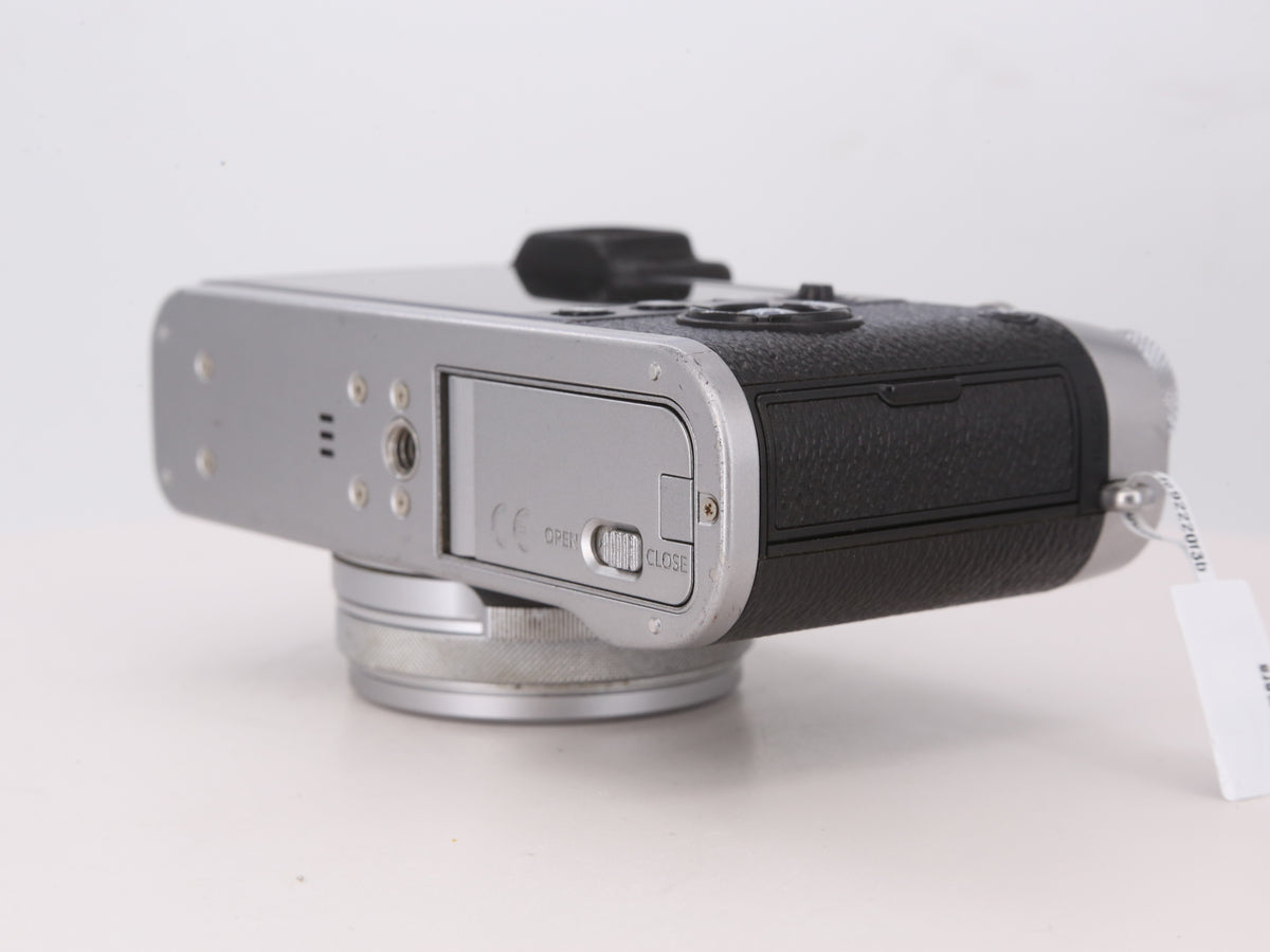 [Good, Shipping from US] Fujifilm X100F Camera