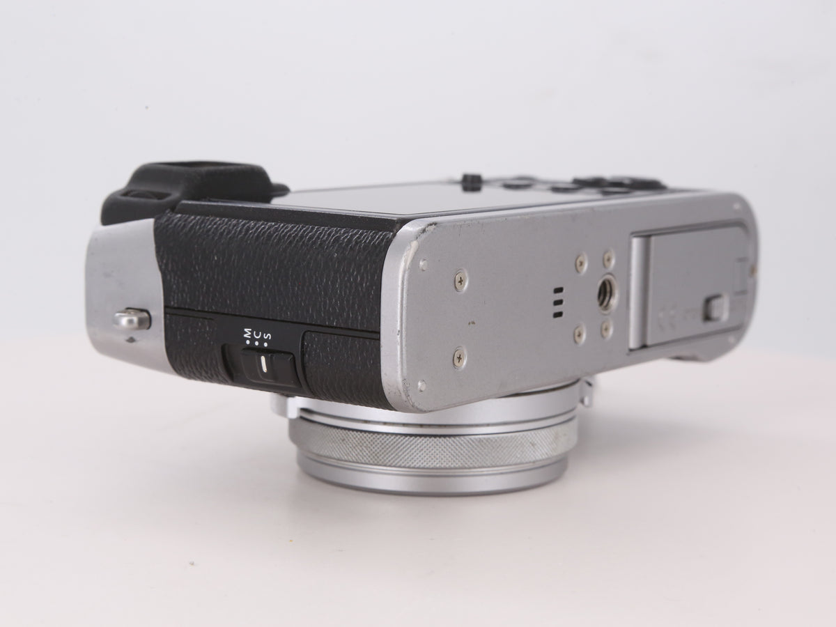 [Good, Shipping from US] Fujifilm X100F Camera