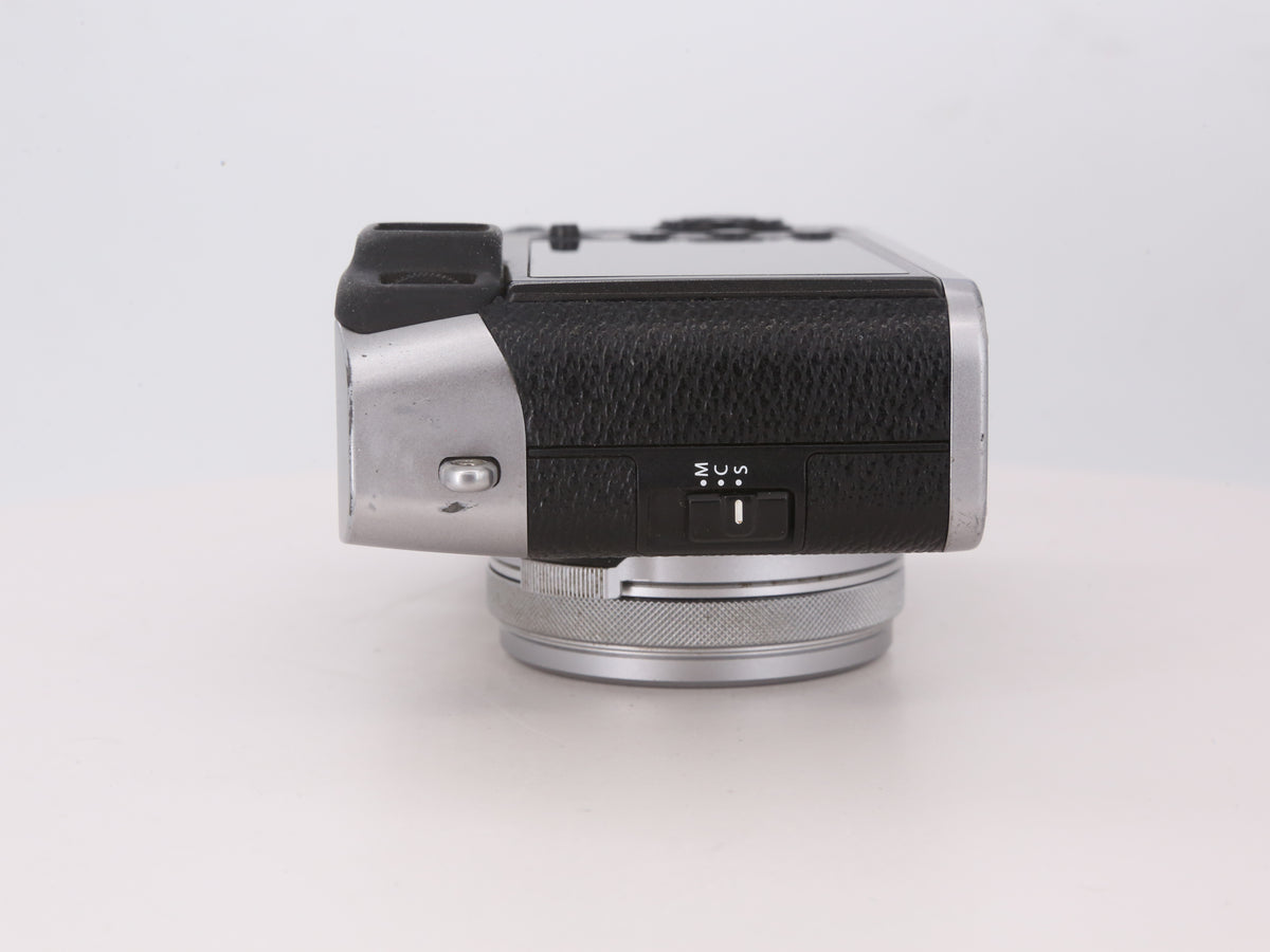 [Good, Shipping from US] Fujifilm X100F Camera