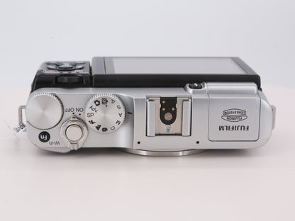 [Good, Shipping from US] Fujifilm X-M1 Camera