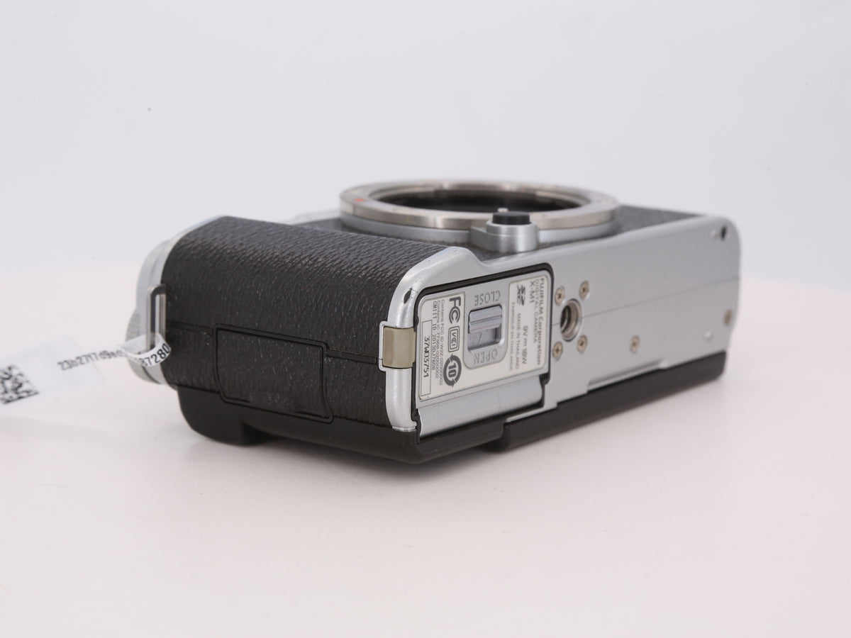[Good, Shipping from US] Fujifilm X-M1 Camera
