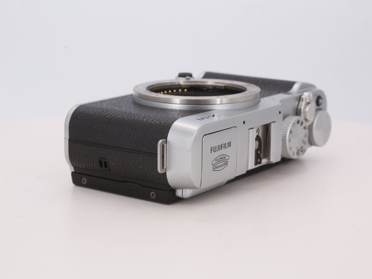 [Good, Shipping from US] Fujifilm X-M1 Camera