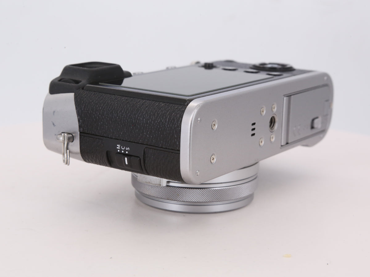 [Good, Shipping from US] Fujifilm X100F Camera