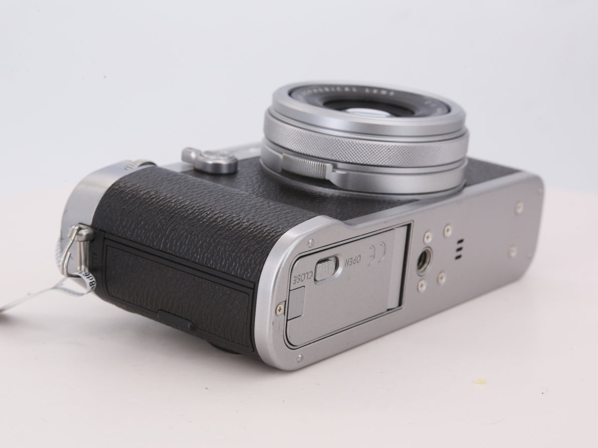 [Good, Shipping from US] Fujifilm X100F Camera