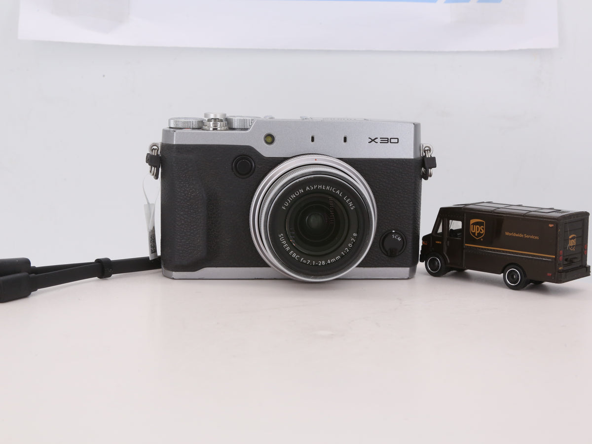 [Good, Shipping from US] Fujifilm X30 Camera