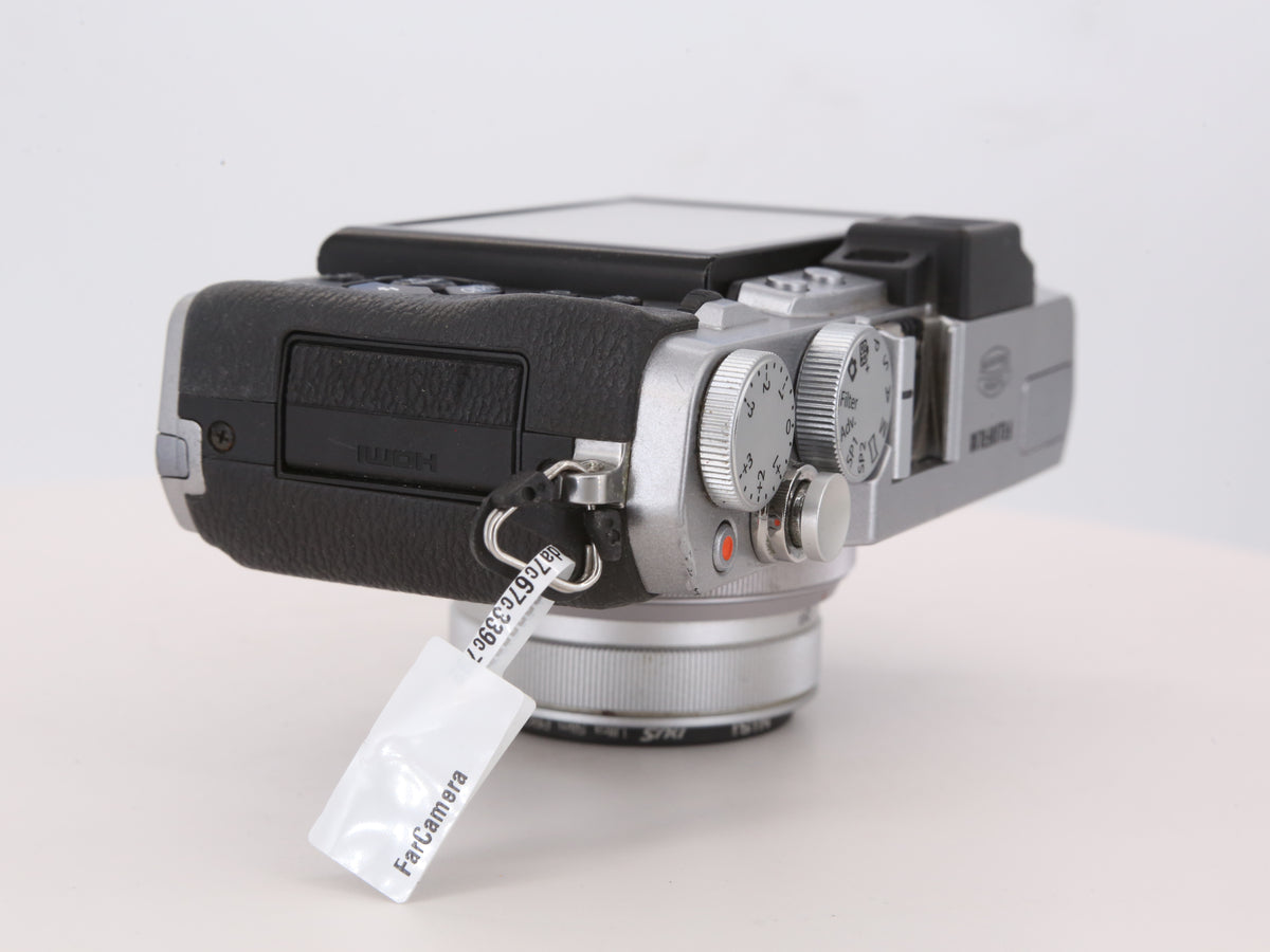 [Good, Shipping from US] Fujifilm X30 Camera