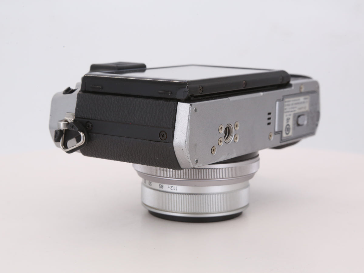 [Good, Shipping from US] Fujifilm X30 Camera