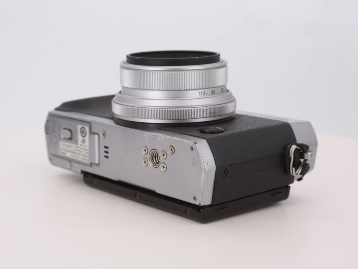 [Good, Shipping from US] Fujifilm X30 Camera