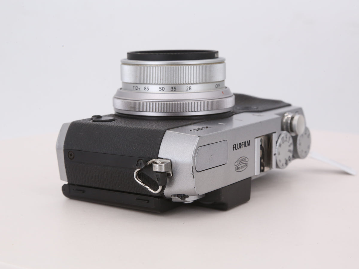 [Good, Shipping from US] Fujifilm X30 Camera