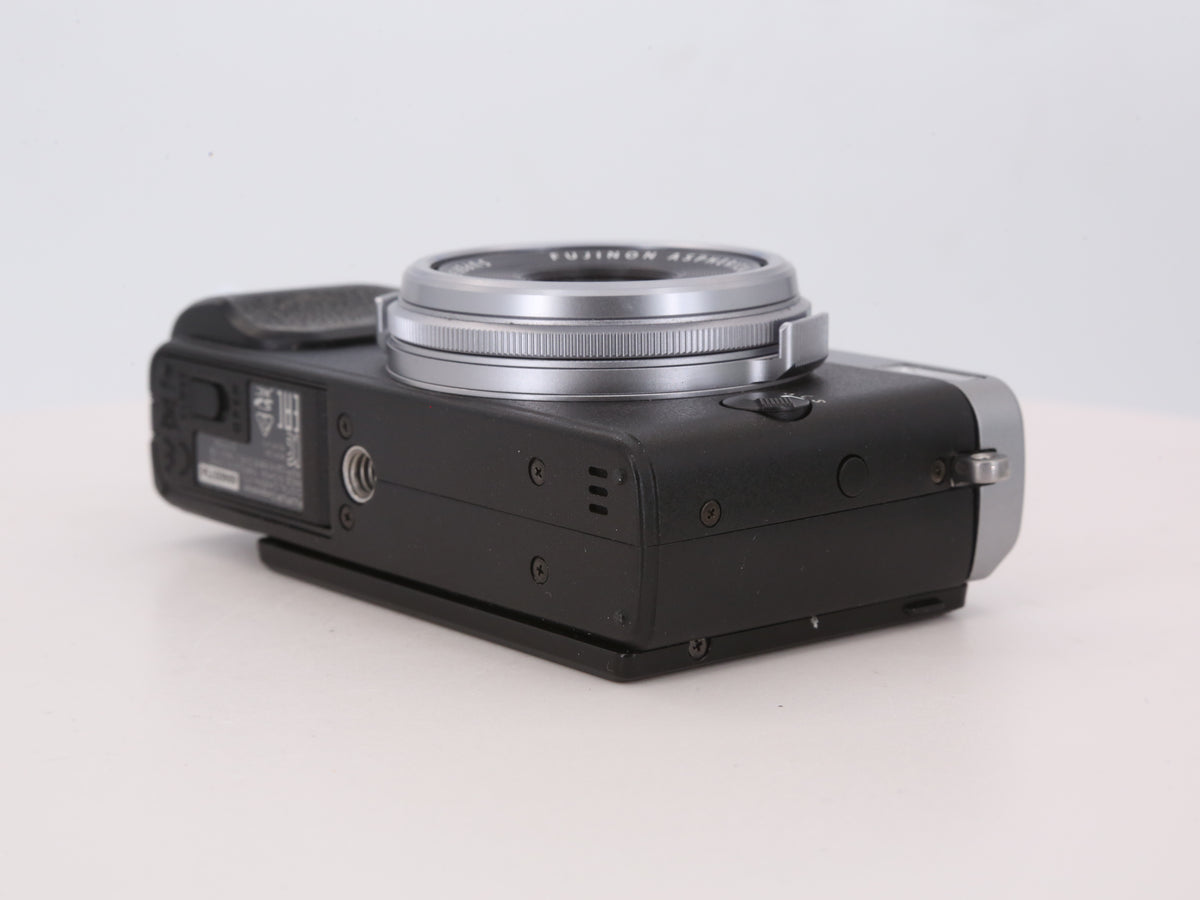 [Good, Shipping from US] Fujifilm X70 Camera