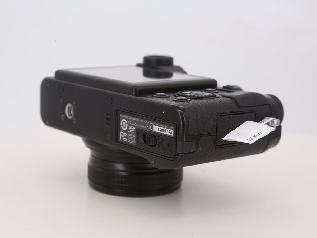 [Good, Shipping from US] Fujifilm X10 Camera