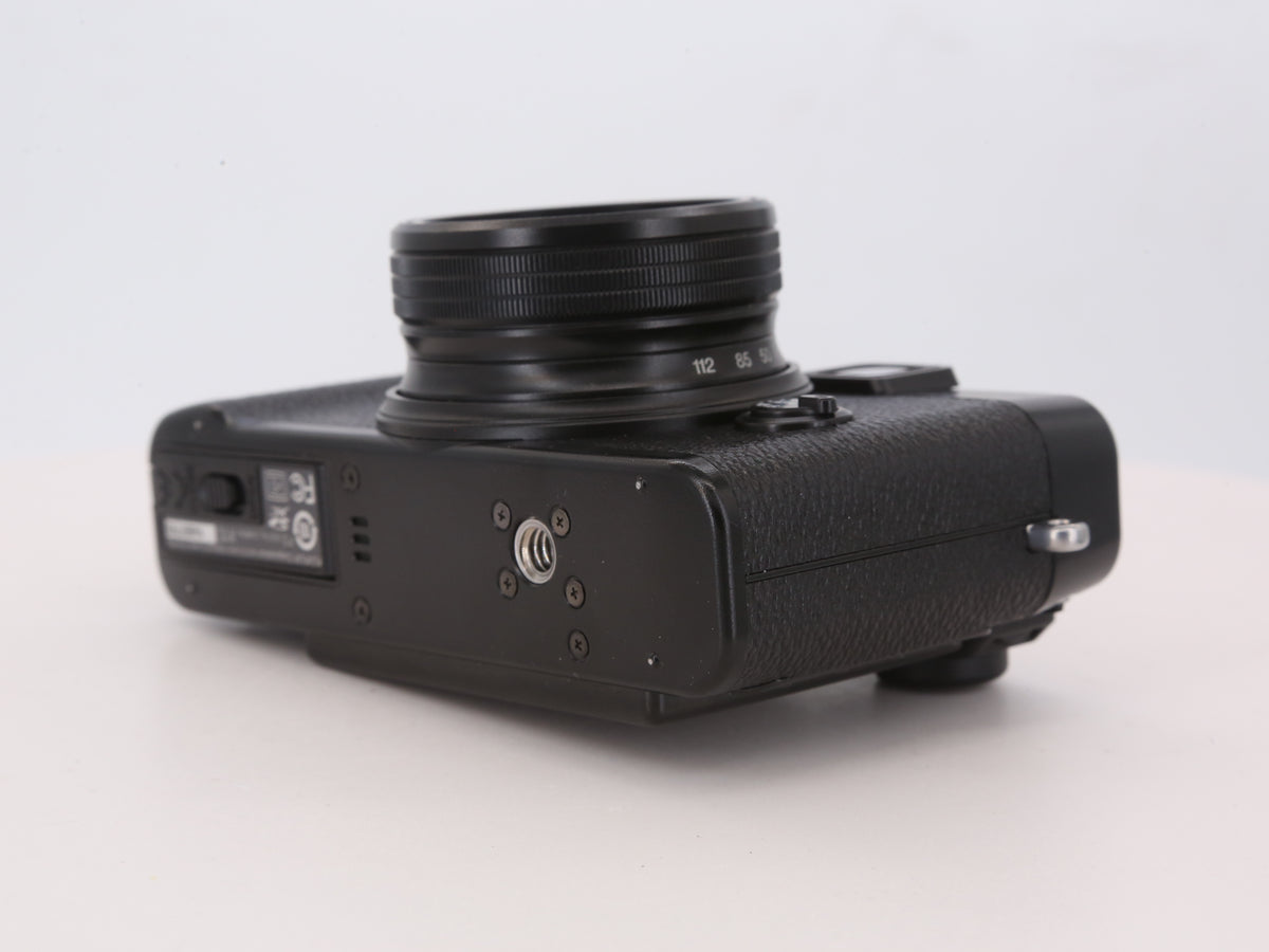 [Good, Shipping from US] Fujifilm X10 Camera