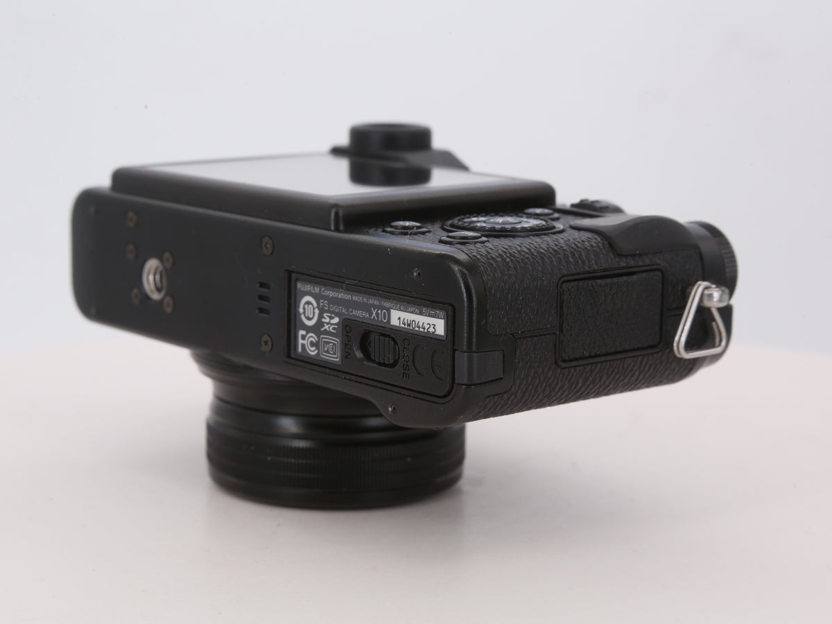 [Good, Shipping from US] Fujifilm X10 Camera