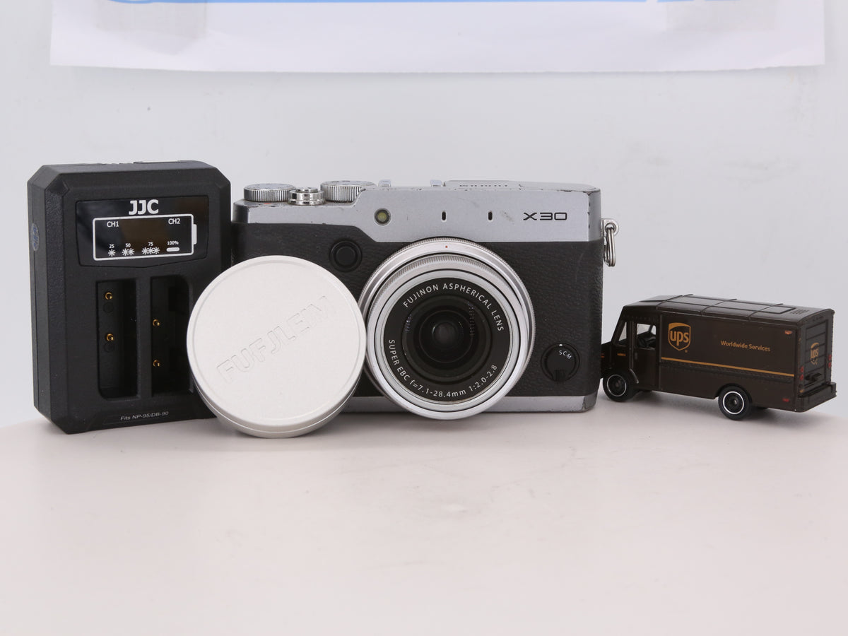 [Good, Shipping from US] Fujifilm X30 Camera