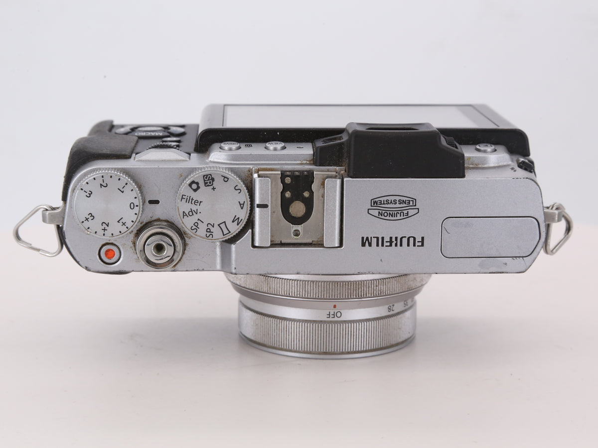 [Good, Shipping from US] Fujifilm X30 Camera