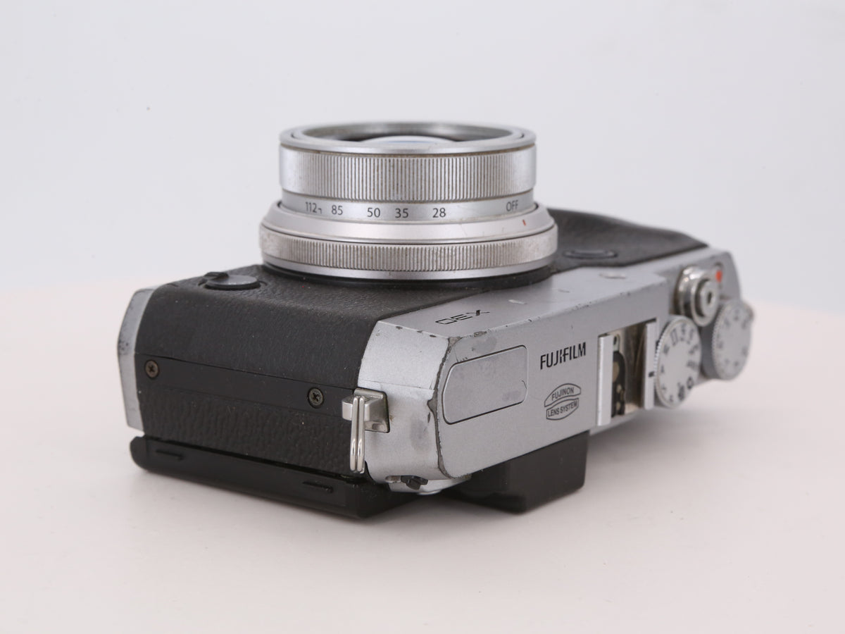 [Good, Shipping from US] Fujifilm X30 Camera