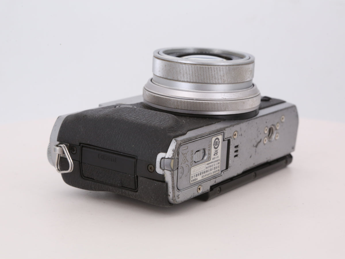 [Good, Shipping from US] Fujifilm X30 Camera
