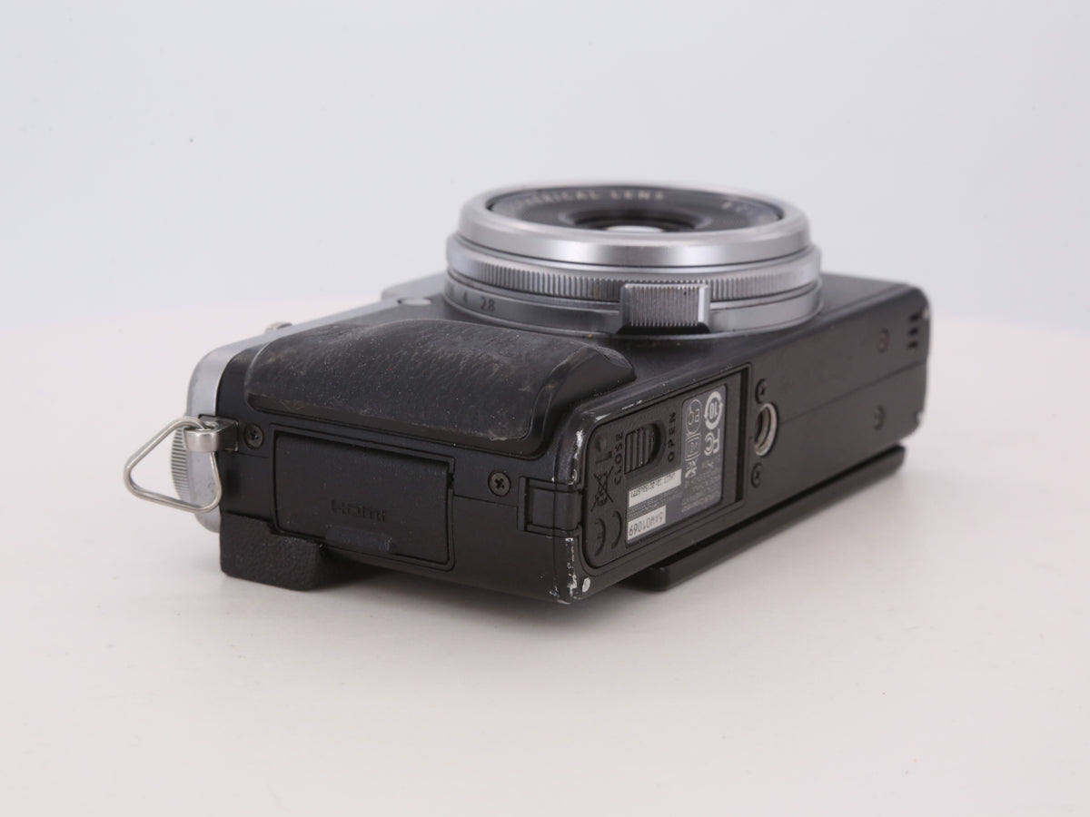 [Good, Shipping from US] Fujifilm X70 Camera