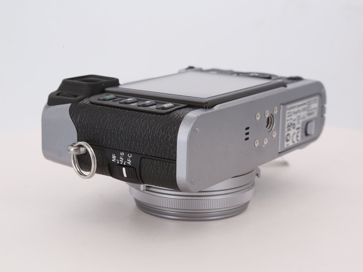[Good, Shipping from US] Fujifilm X100 Camera