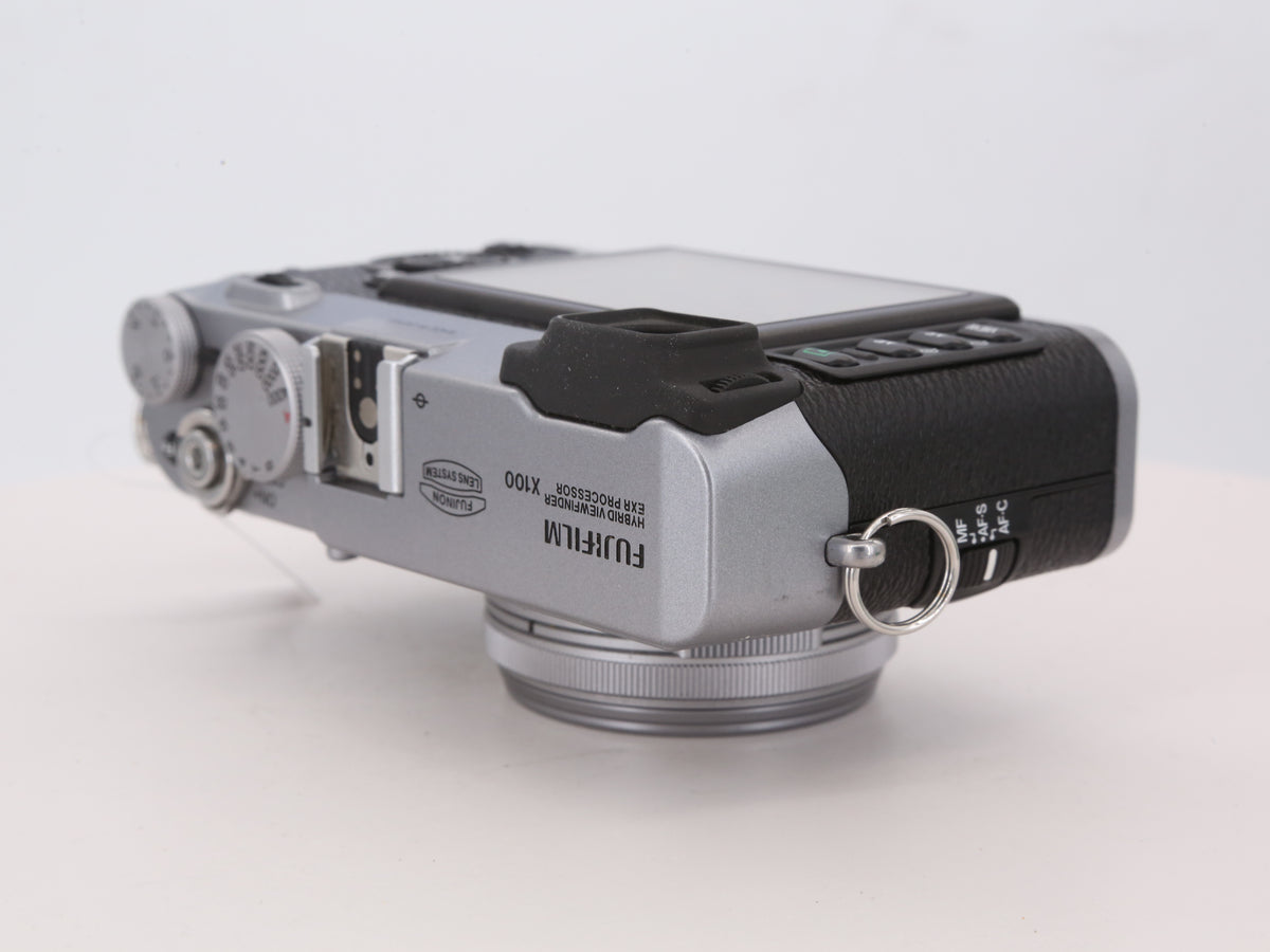 [Good, Shipping from US] Fujifilm X100 Camera